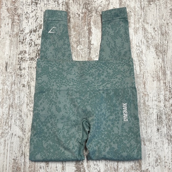 Gymshark Pants - XS // Gymshark Adapt Animal Seamless Light Green Leggings